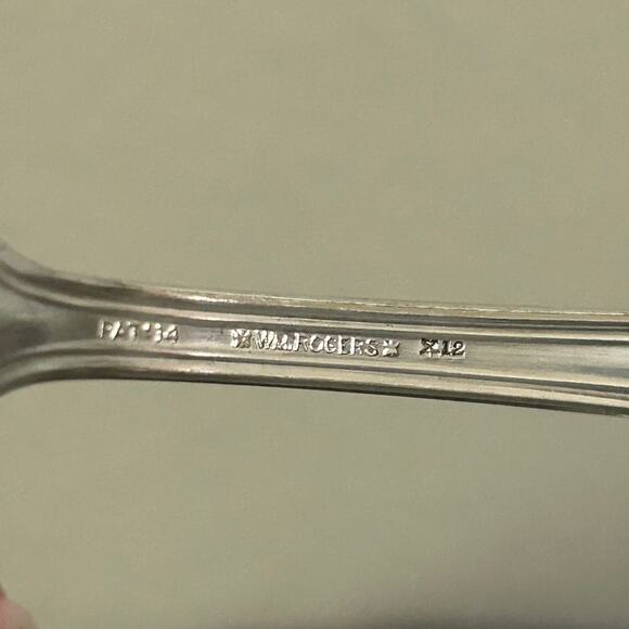 Antique 1914 WM Rogers Silverplate Serving Spoons Vintage Floral Design Silver - Picture 7 of 8